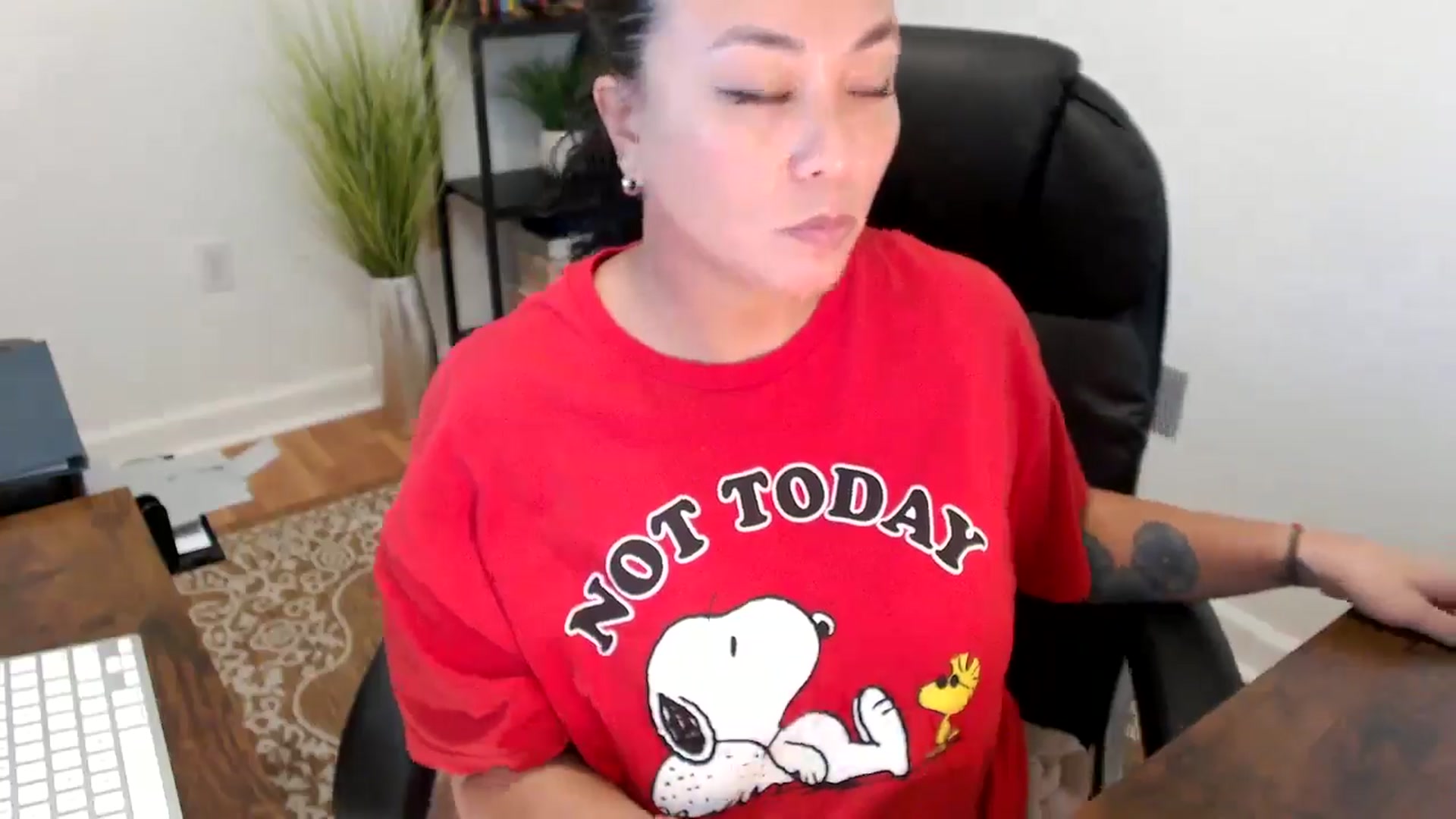 Gallery image thumbnail from MickaylaStar's myfreecams stream on, 06/06/2025, 16:38 image 12 of 20
