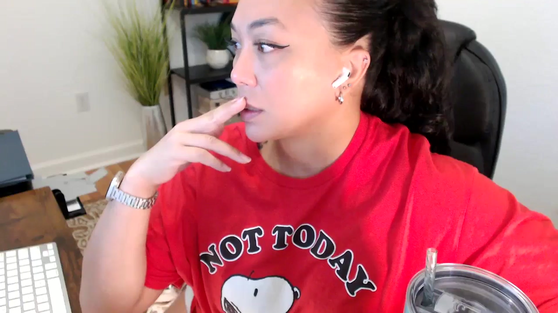 Gallery image thumbnail from MickaylaStar's myfreecams stream on, 06/06/2025, 16:38 image 11 of 20