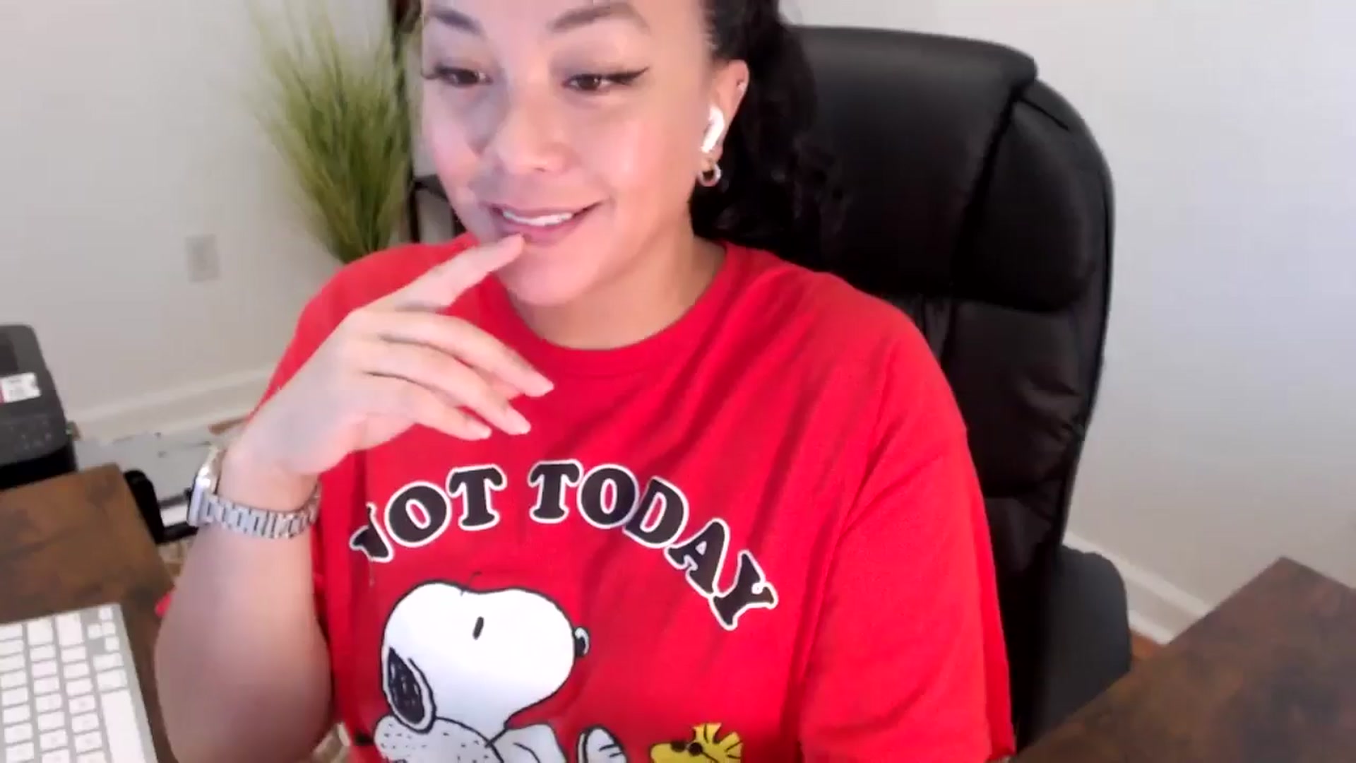 Gallery image thumbnail from MickaylaStar's myfreecams stream on, 06/06/2025, 17:55 image 5 of 20