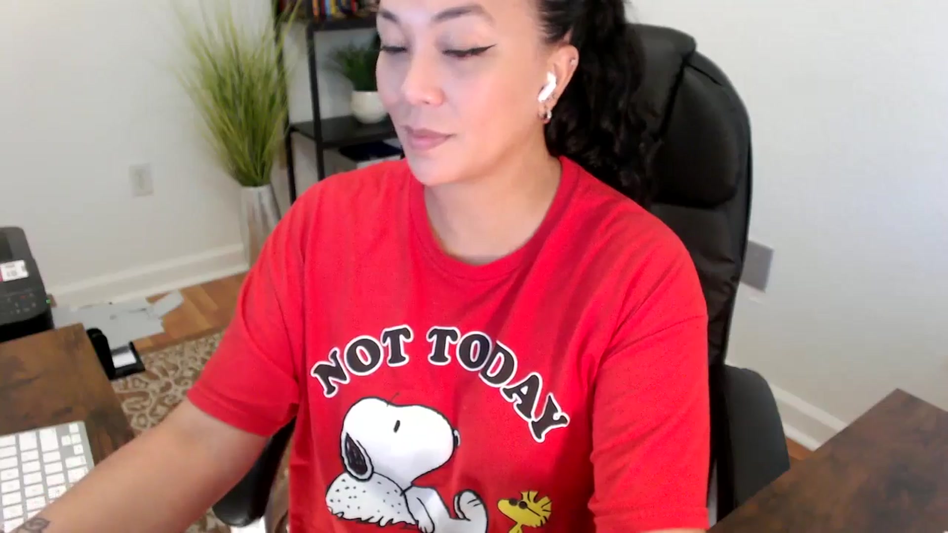 Gallery image thumbnail from MickaylaStar's myfreecams stream on, 06/06/2025, 17:55 image 12 of 20