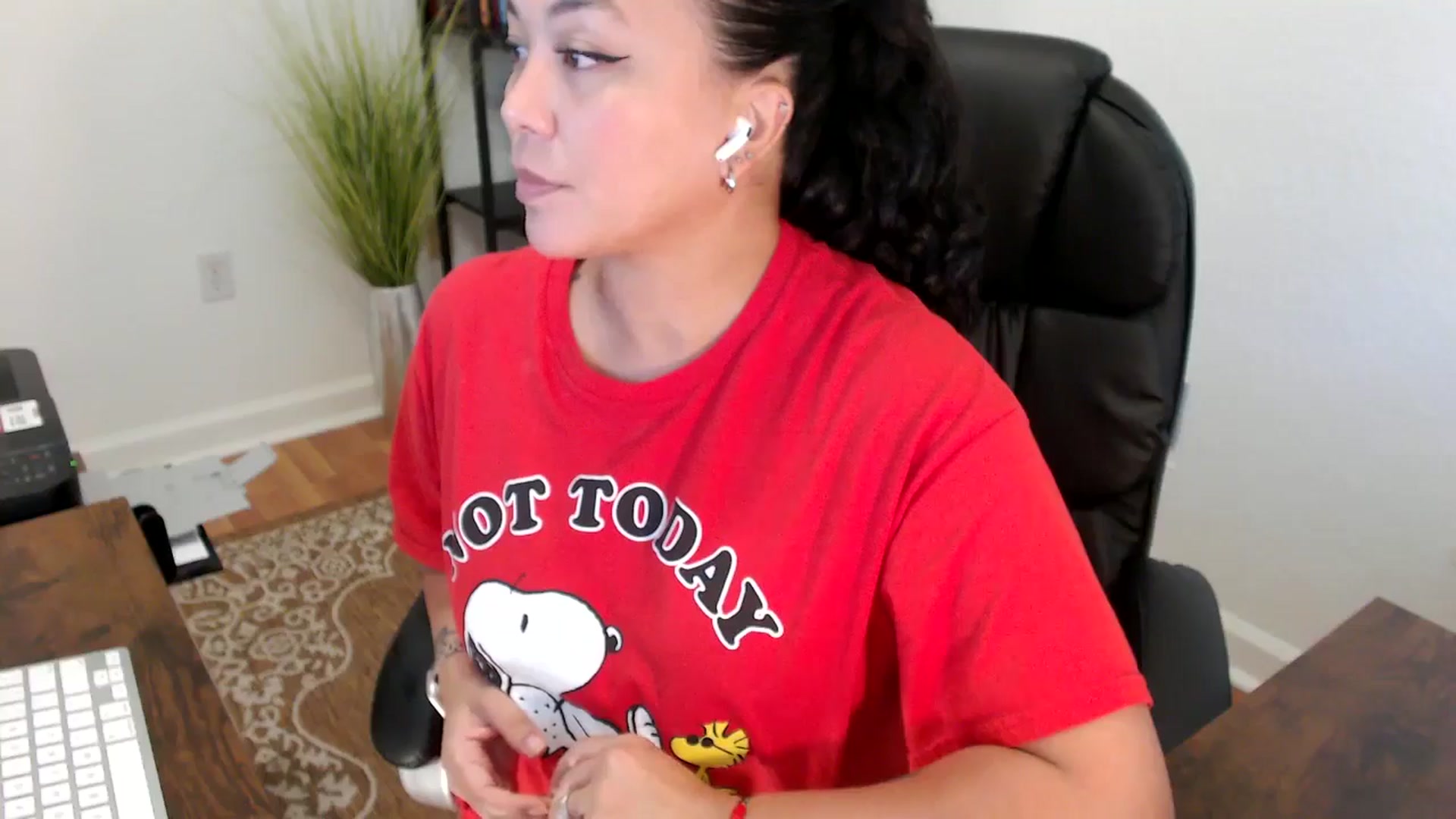 Gallery image thumbnail from MickaylaStar's myfreecams stream on, 06/06/2025, 18:20 image 6 of 20