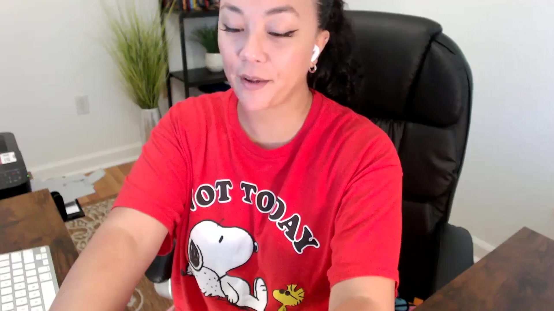 Gallery image thumbnail from MickaylaStar's myfreecams stream on, 06/06/2025, 18:20 image 2 of 20