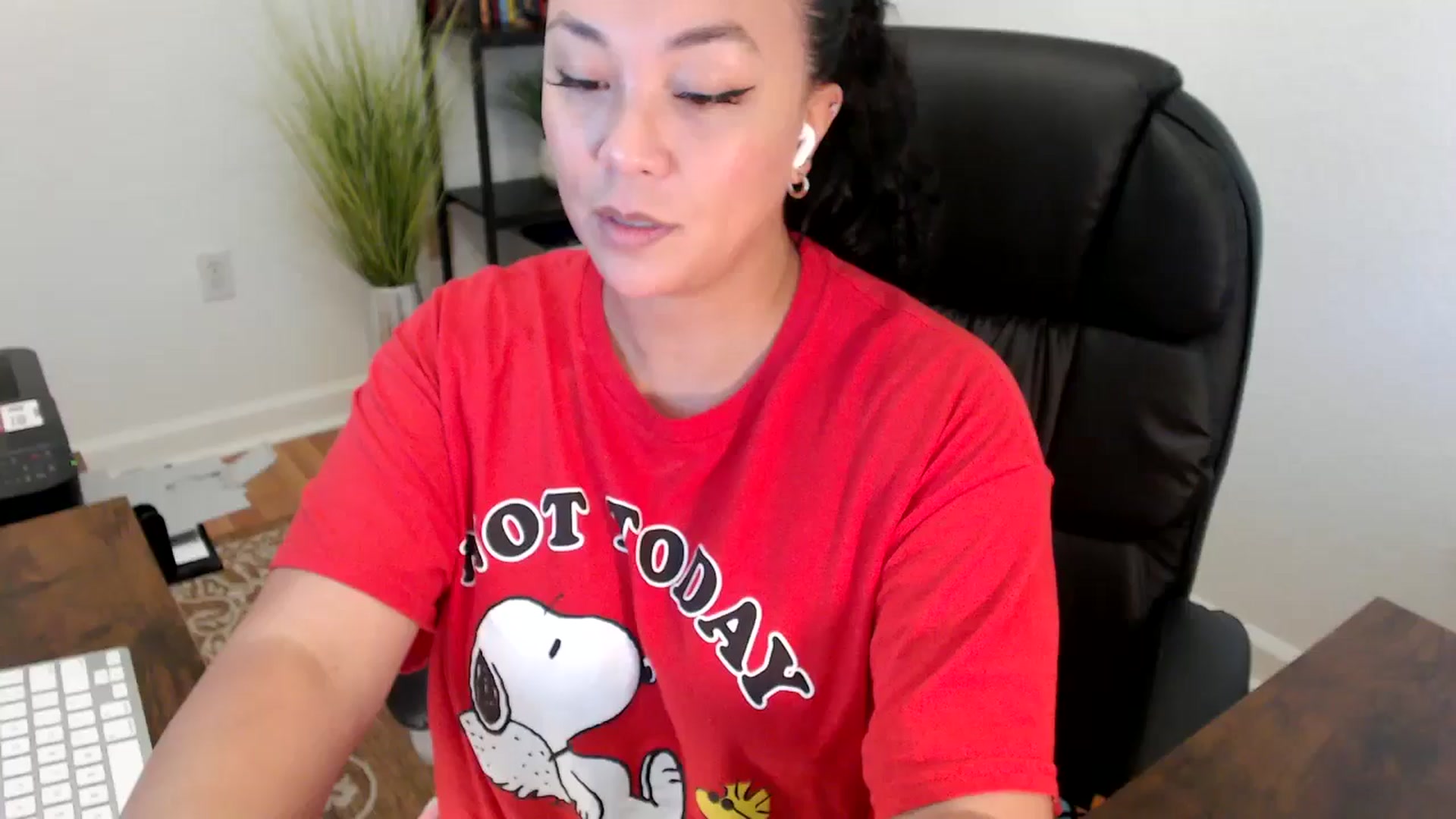 Gallery image thumbnail from MickaylaStar's myfreecams stream on, 06/06/2025, 18:20 image 1 of 20