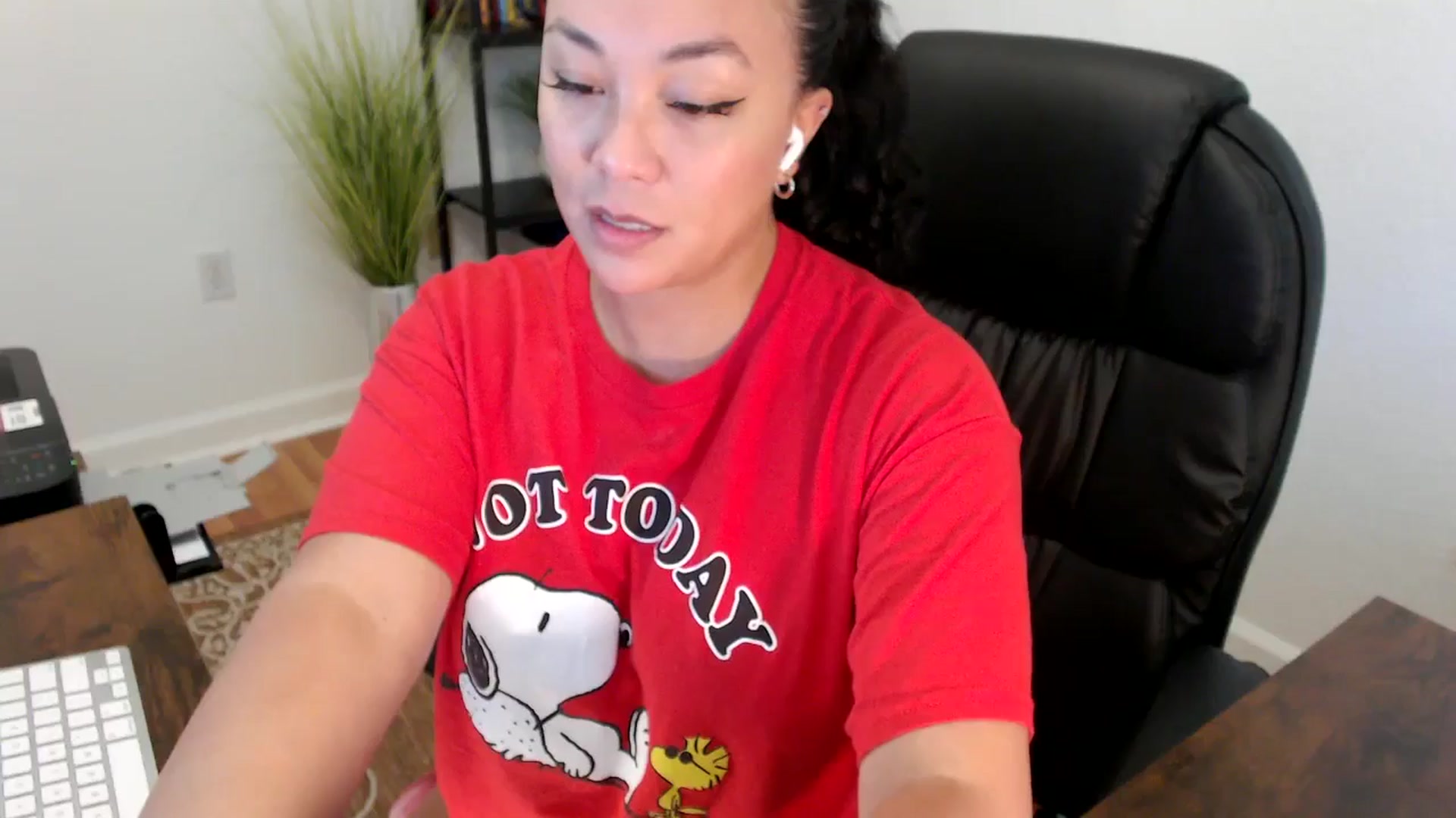Gallery image thumbnail from MickaylaStar's myfreecams stream on, 06/06/2025, 18:20 image 3 of 20