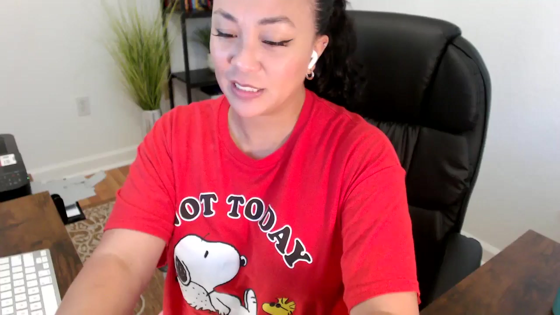 Gallery image thumbnail from MickaylaStar's myfreecams stream on, 06/06/2025, 18:20 image 9 of 20