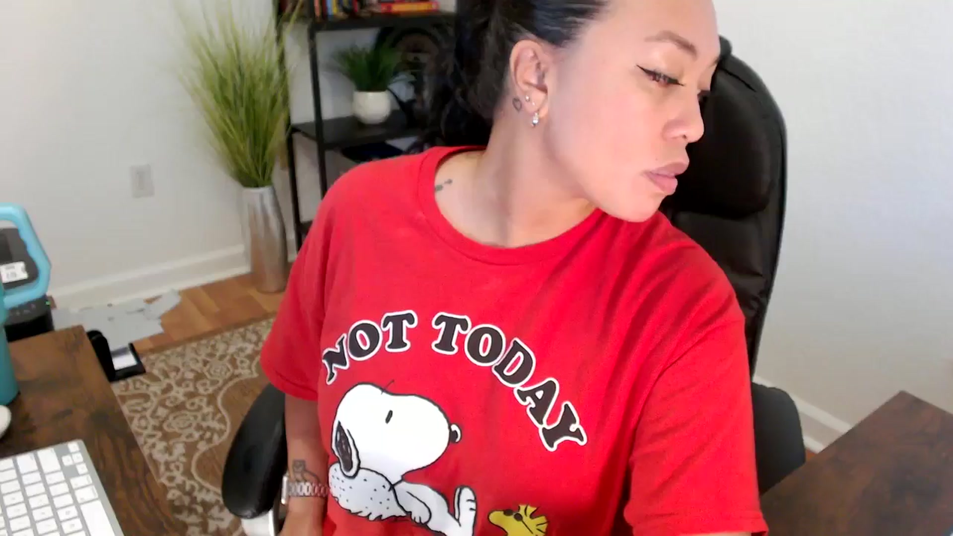 Gallery image thumbnail from MickaylaStar's myfreecams stream on, 06/06/2025, 19:33 image 10 of 20
