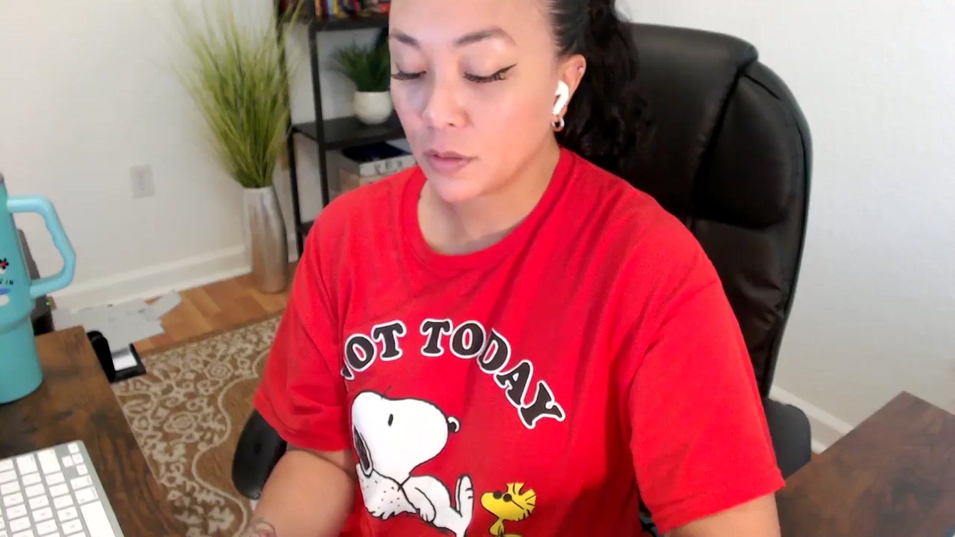 Gallery image thumbnail from MickaylaStar's myfreecams stream on, 06/06/2025, 19:33 image 17 of 20
