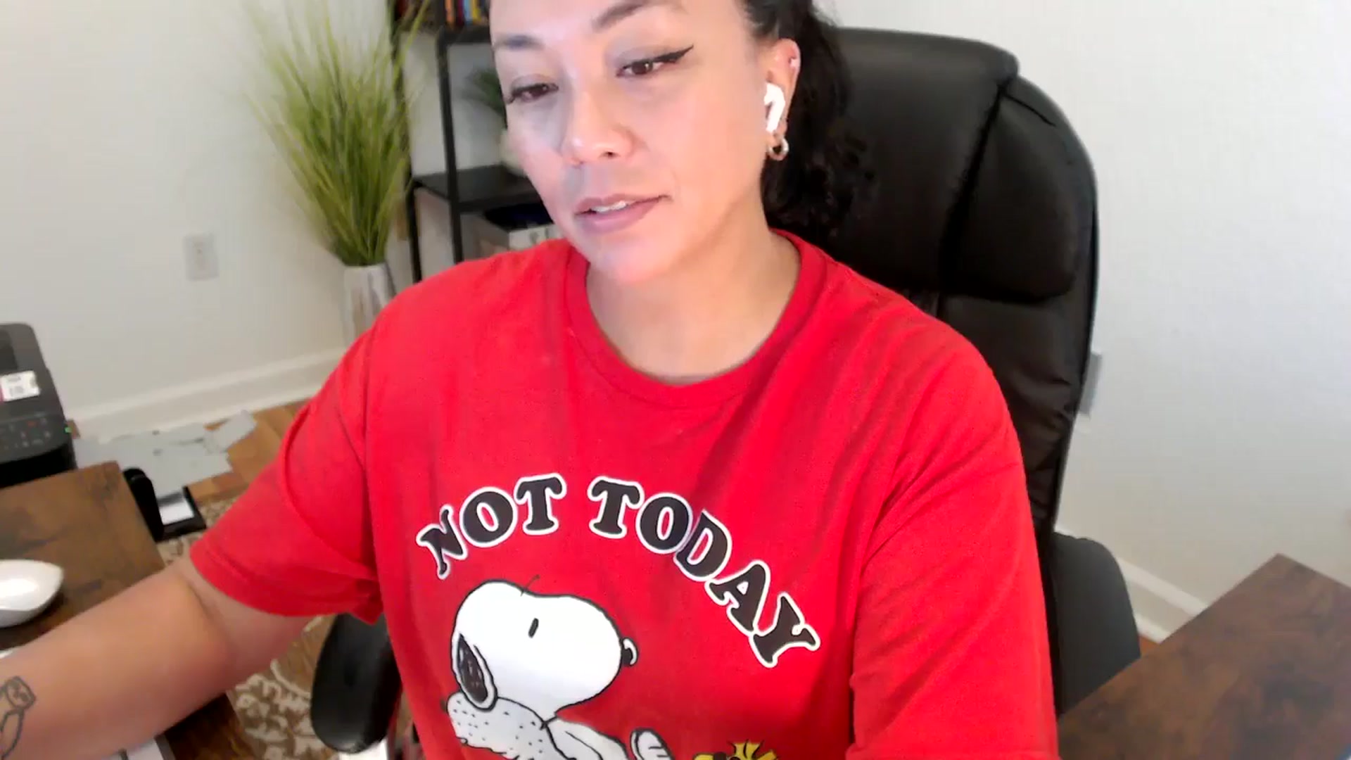 Gallery image thumbnail from MickaylaStar's myfreecams stream on, 06/06/2025, 19:33 image 16 of 20