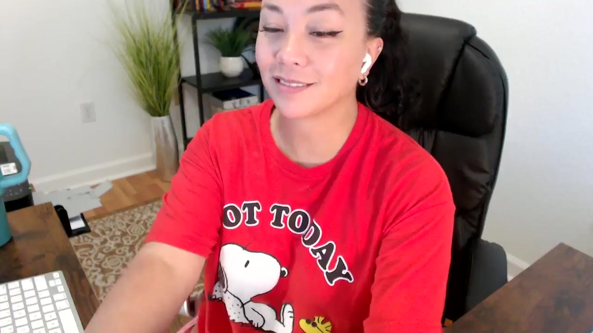 Gallery image thumbnail from MickaylaStar's myfreecams stream on, 06/06/2025, 19:33 image 4 of 20