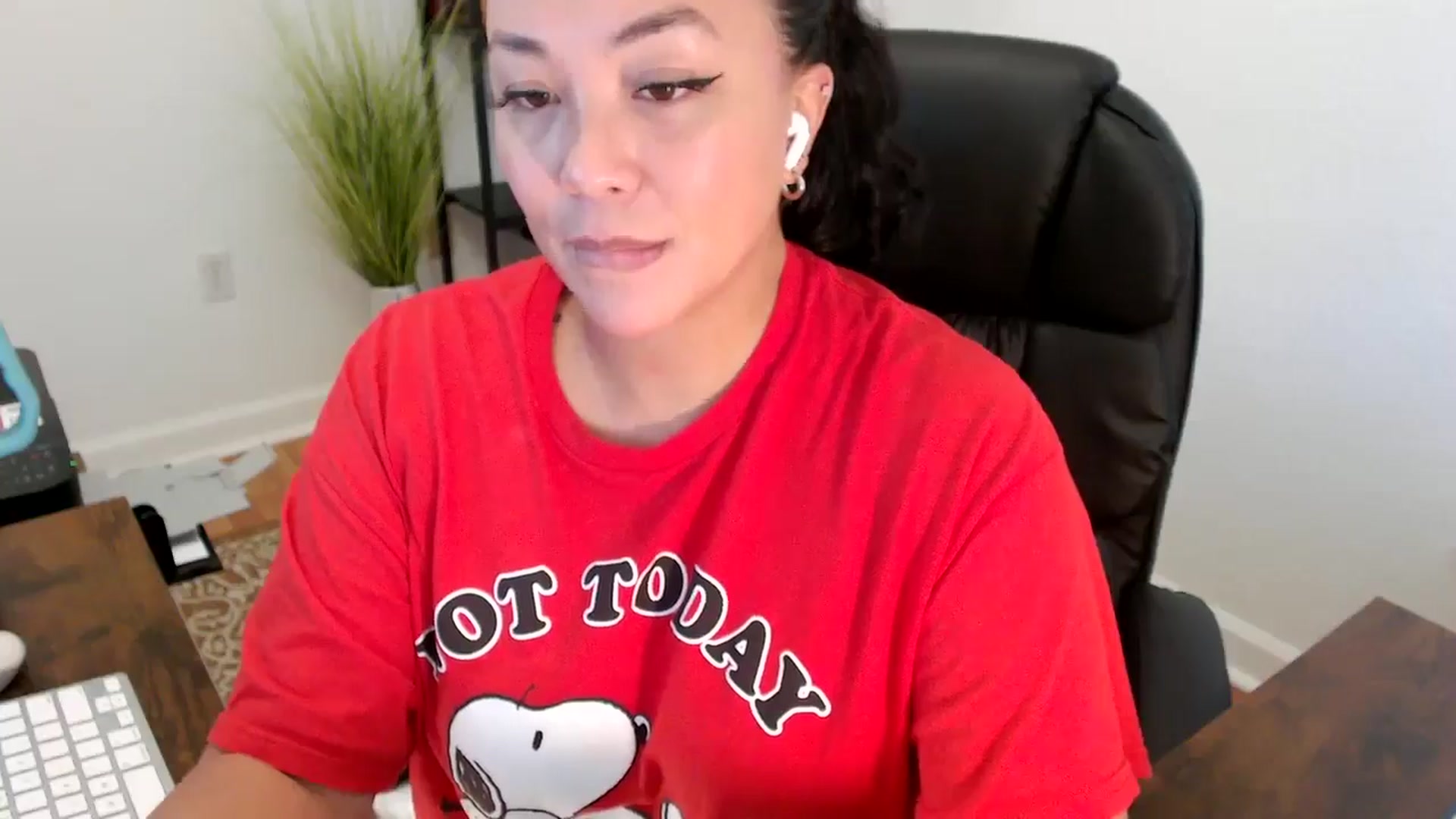 Gallery image thumbnail from MickaylaStar's myfreecams stream on, 06/06/2025, 19:33 image 9 of 20