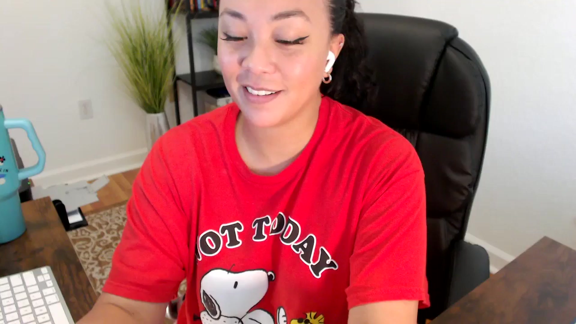 Gallery image thumbnail from MickaylaStar's myfreecams stream on, 06/06/2025, 19:33 image 18 of 20