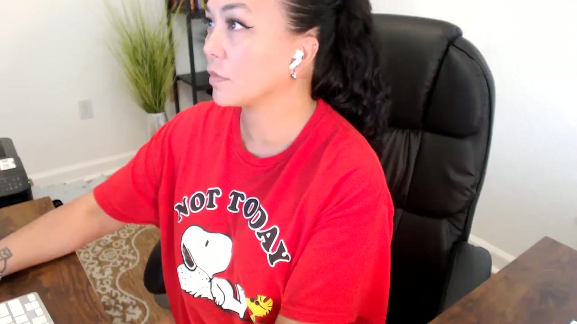 Gallery image thumbnail from MickaylaStar's myfreecams stream on, 06/06/2025, 19:59 image 8 of 20