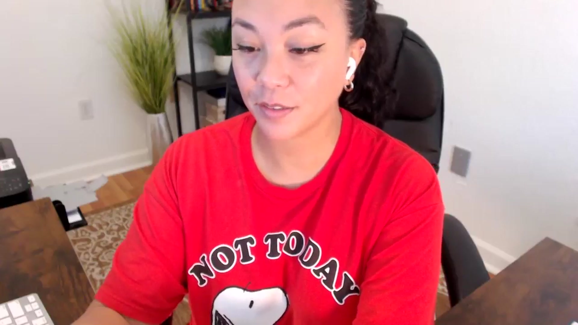 Gallery image thumbnail from MickaylaStar's myfreecams stream on, 06/06/2025, 19:59 image 12 of 20