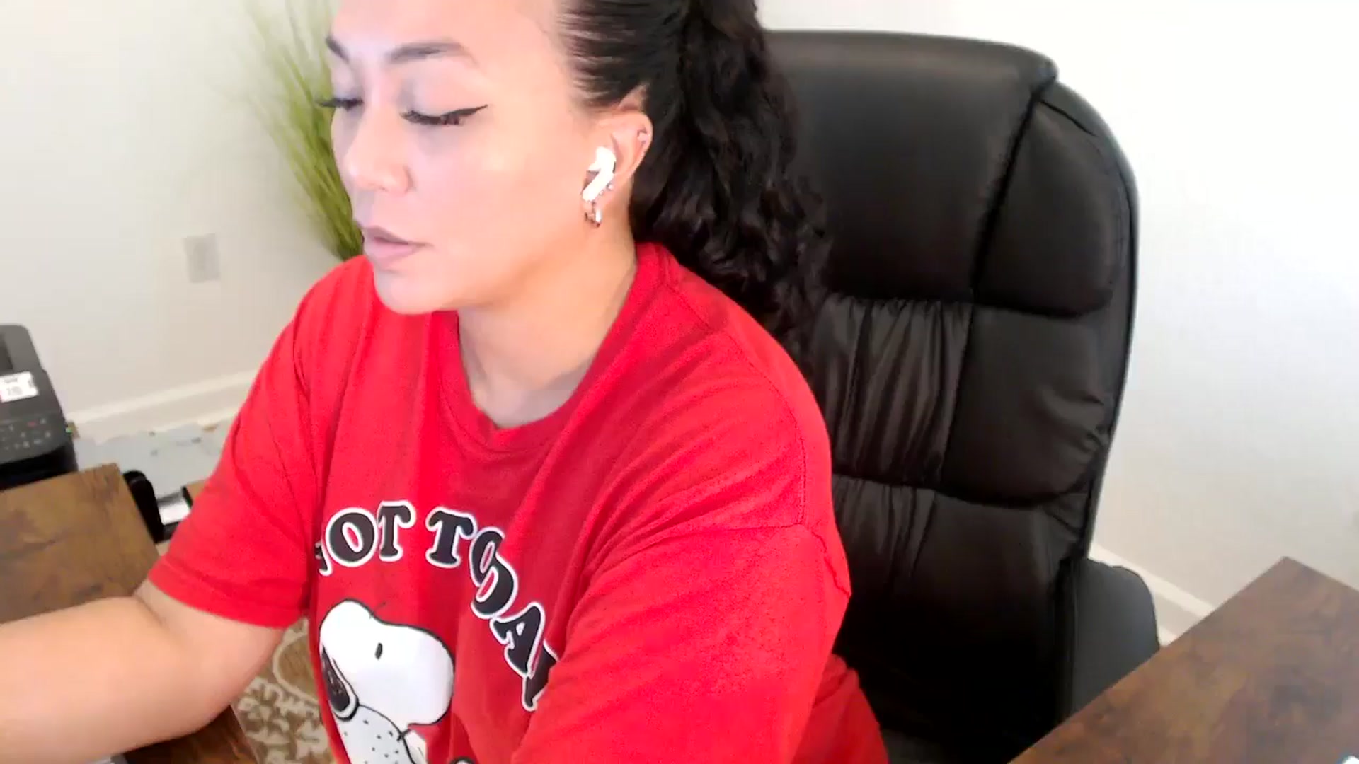 Gallery image thumbnail from MickaylaStar's myfreecams stream on, 06/06/2025, 19:59 image 17 of 20