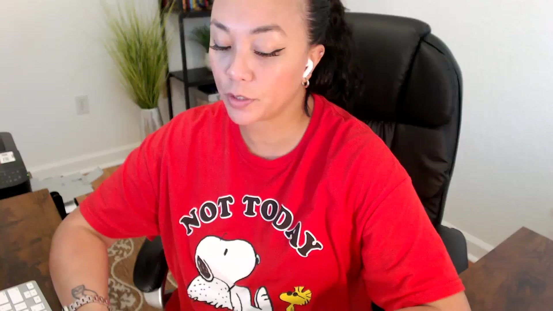 Gallery image thumbnail from MickaylaStar's myfreecams stream on, 06/06/2025, 19:59 image 3 of 20