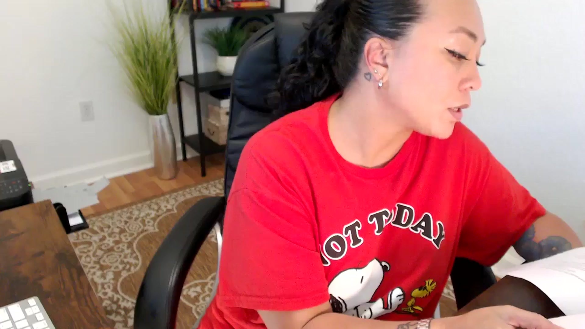 Gallery image thumbnail from MickaylaStar's myfreecams stream on, 06/06/2025, 19:59 image 4 of 20
