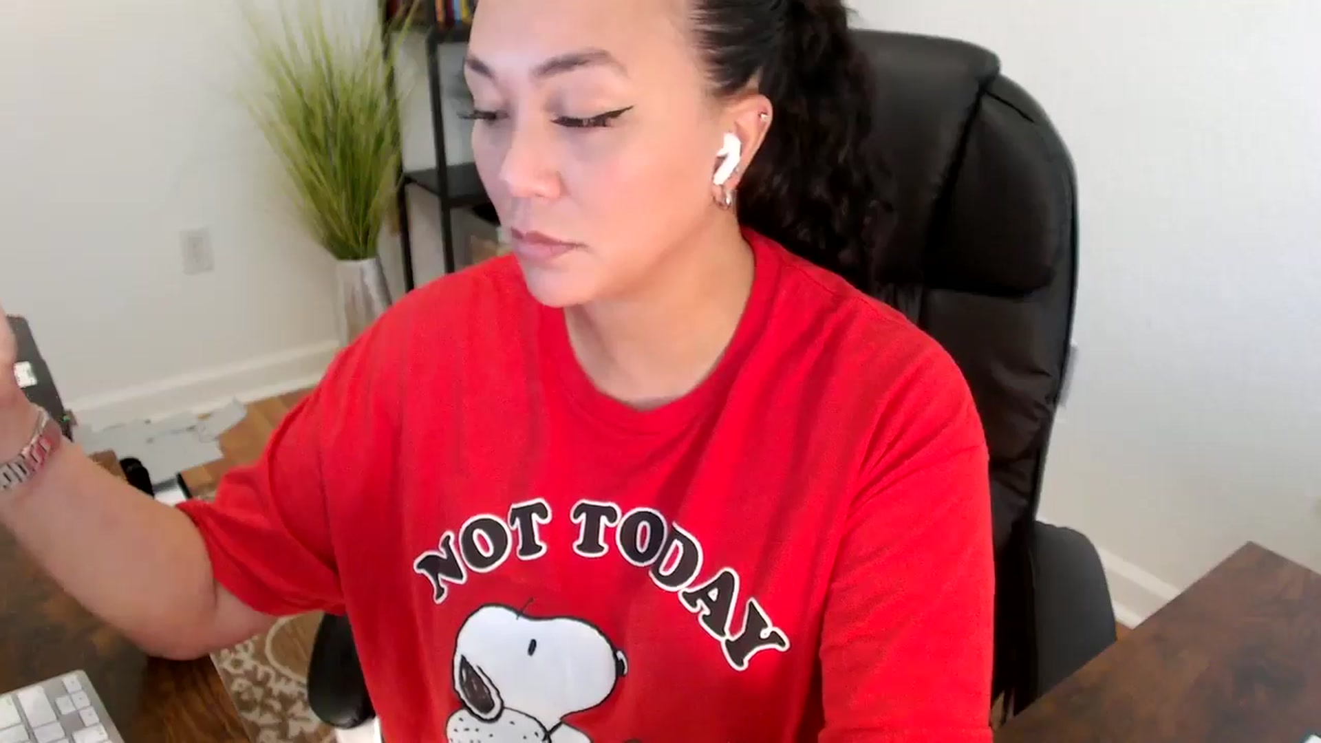 Gallery image thumbnail from MickaylaStar's myfreecams stream on, 06/06/2025, 19:59 image 15 of 20