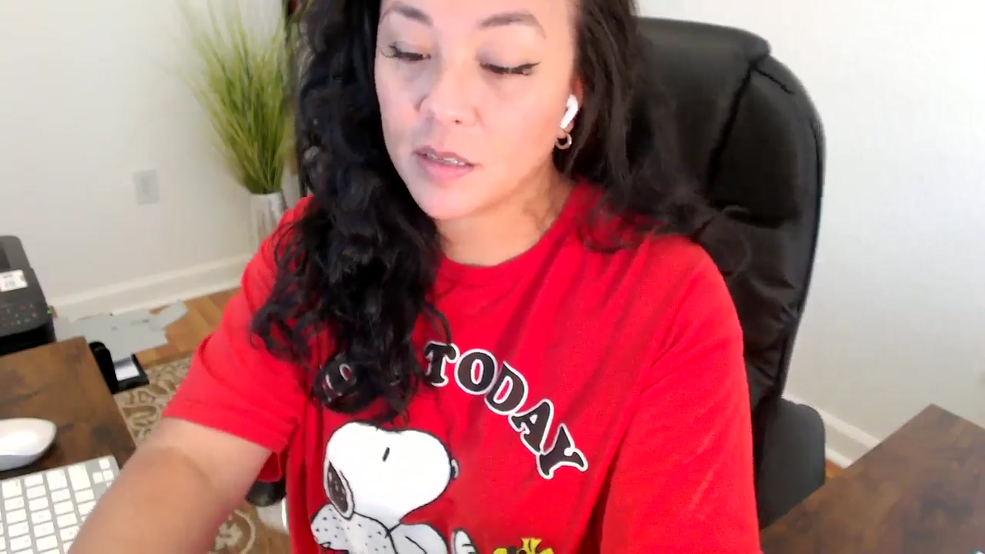 Gallery image thumbnail from MickaylaStar's myfreecams stream on, 06/06/2025, 20:39 image 18 of 20