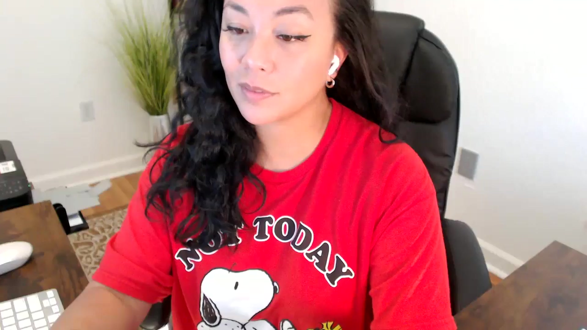 Gallery image thumbnail from MickaylaStar's myfreecams stream on, 06/06/2025, 20:39 image 6 of 20