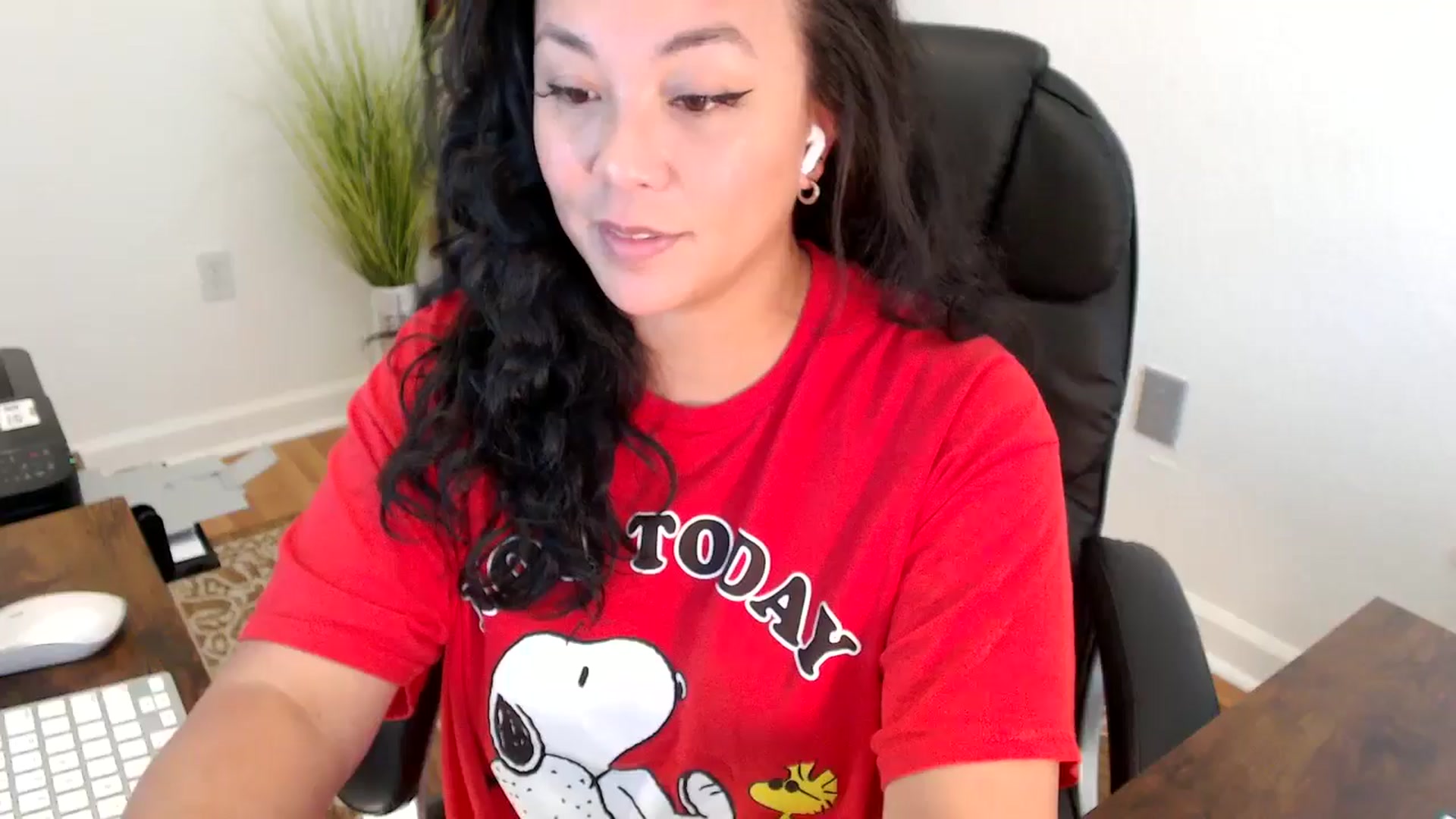 Gallery image thumbnail from MickaylaStar's myfreecams stream on, 06/06/2025, 20:39 image 13 of 20