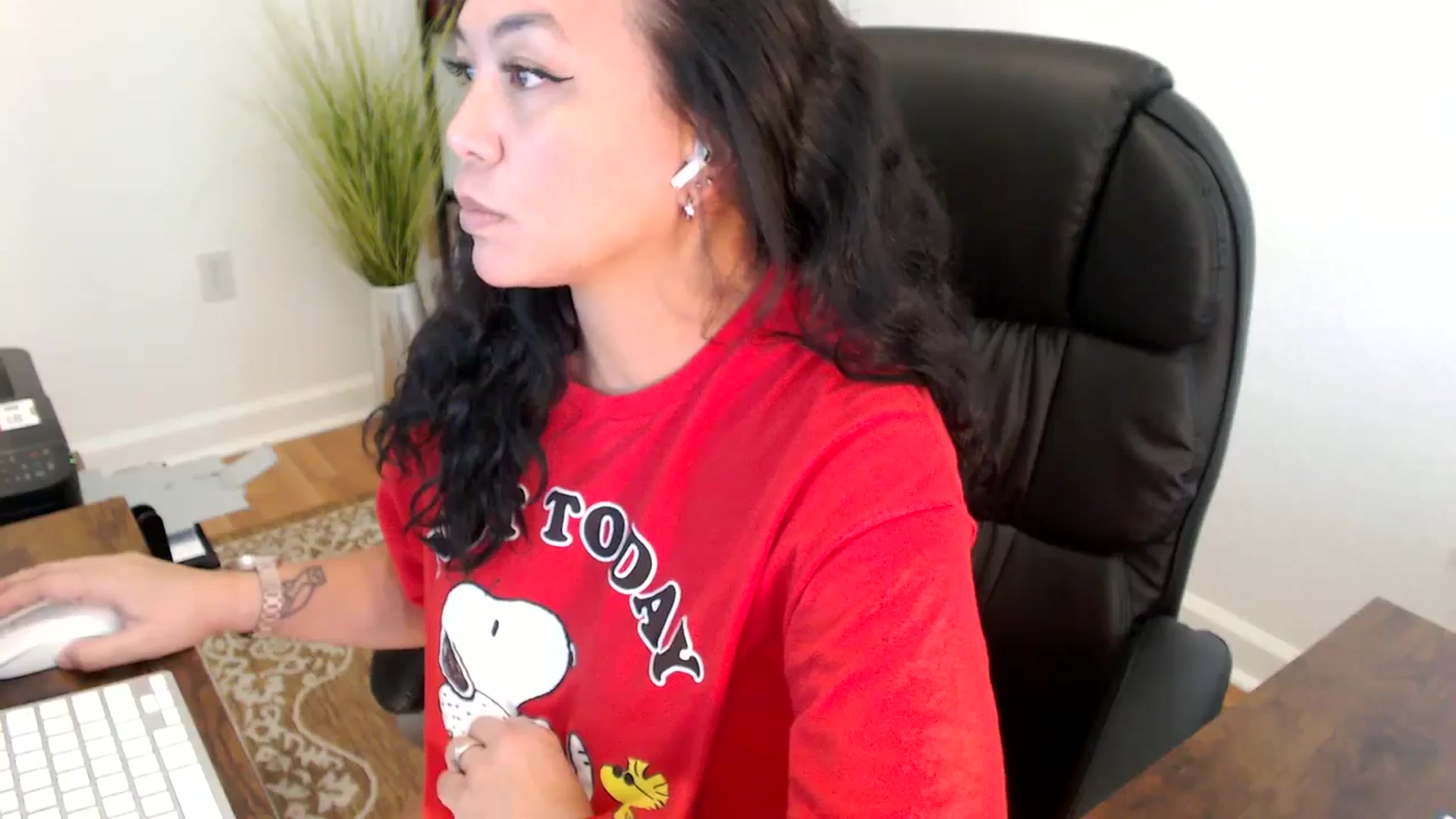 Gallery image thumbnail from MickaylaStar's myfreecams stream on, 06/06/2025, 20:39 image 10 of 20
