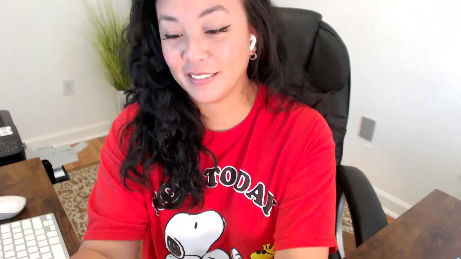 Gallery image thumbnail from MickaylaStar's myfreecams stream on, 06/06/2025, 20:39 image 19 of 20