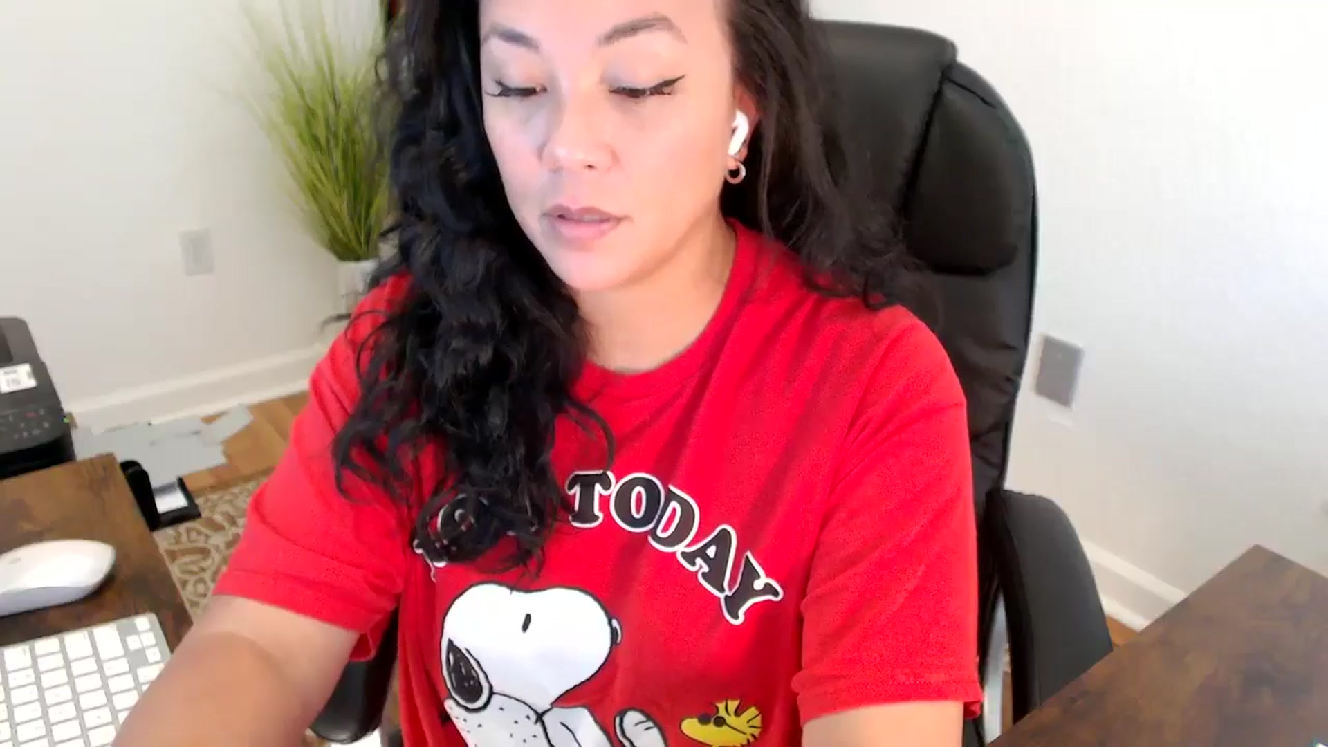 Gallery image thumbnail from MickaylaStar's myfreecams stream on, 06/06/2025, 20:39 image 12 of 20