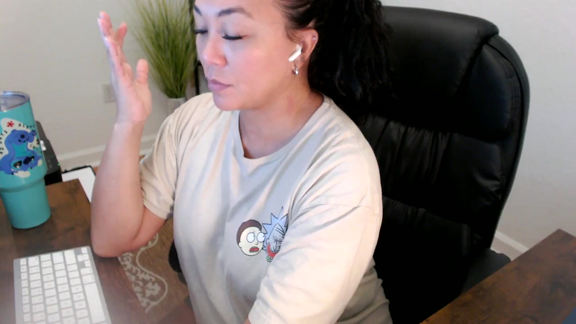 Gallery image thumbnail from MickaylaStar's myfreecams stream on, 06/09/2025, 16:46 image 10 of 20