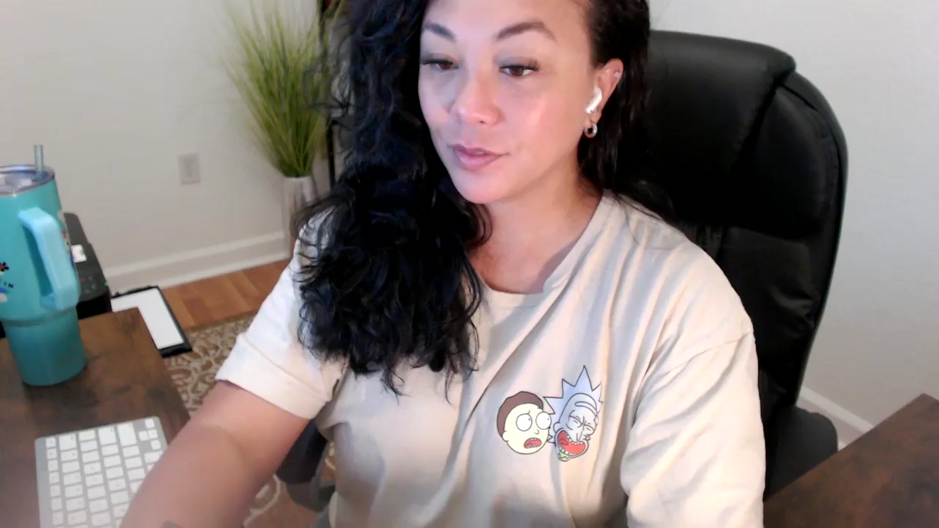 Gallery image thumbnail from MickaylaStar's myfreecams stream on, 06/09/2025, 16:46 image 1 of 20