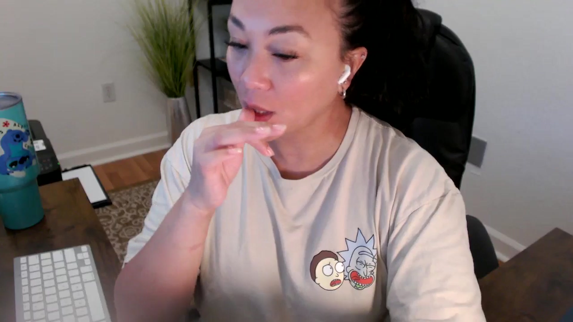 Gallery image thumbnail from MickaylaStar's myfreecams stream on, 06/09/2025, 16:46 image 12 of 20