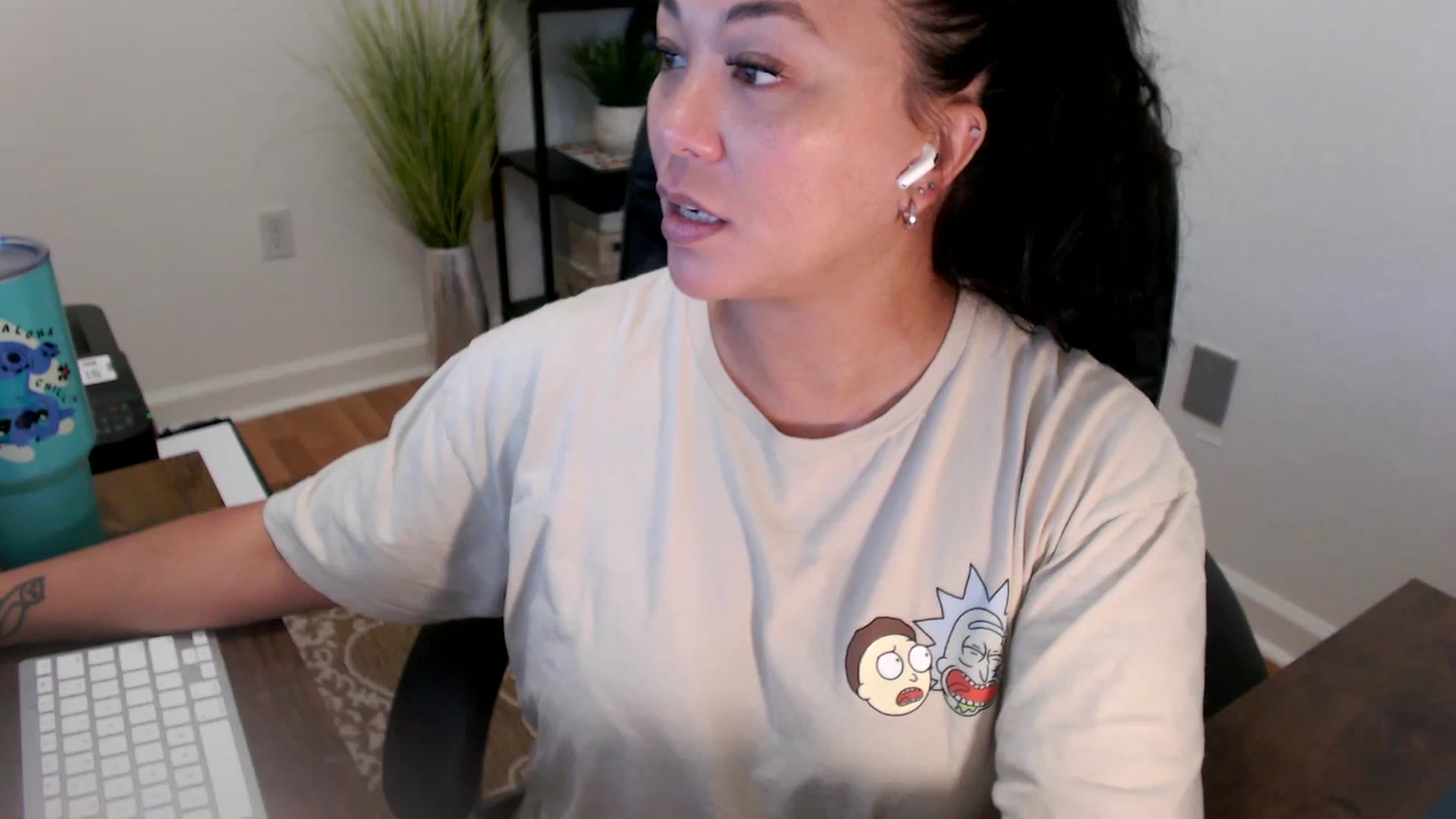 Gallery image thumbnail from MickaylaStar's myfreecams stream on, 06/09/2025, 16:46 image 16 of 20
