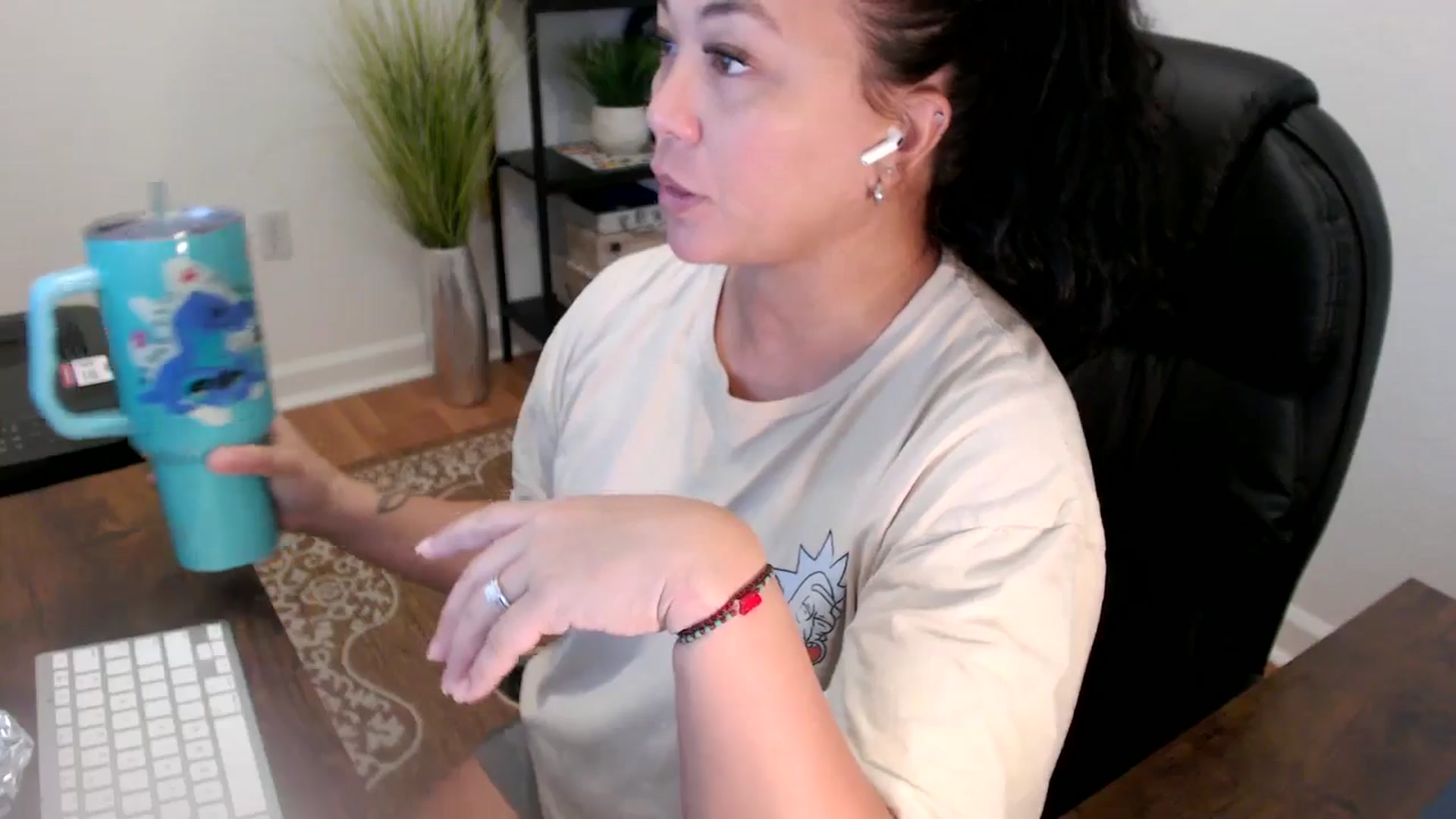 Gallery image thumbnail from MickaylaStar's myfreecams stream on, 06/09/2025, 16:46 image 5 of 20
