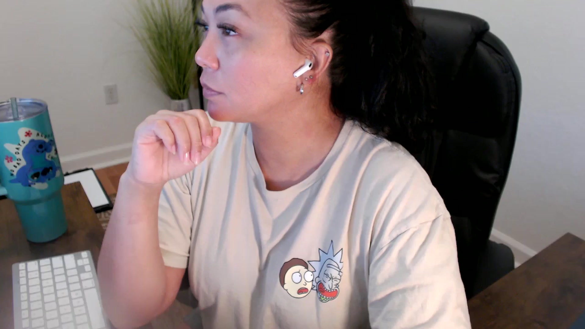 Gallery image thumbnail from MickaylaStar's myfreecams stream on, 06/09/2025, 16:46 image 14 of 20
