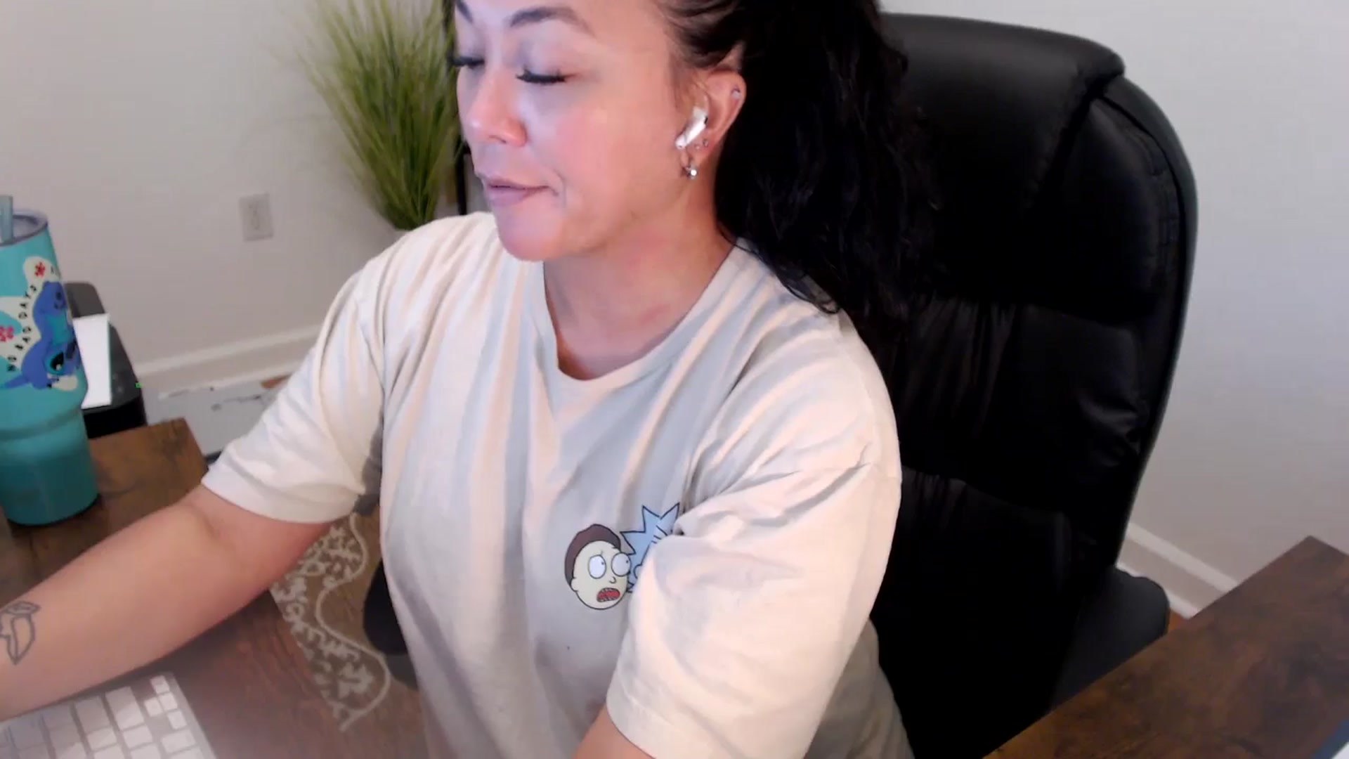Gallery image thumbnail from MickaylaStar's myfreecams stream on, 06/09/2025, 17:07 image 2 of 20