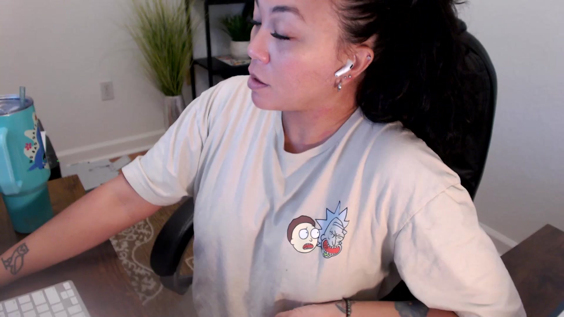 Gallery image thumbnail from MickaylaStar's myfreecams stream on, 06/09/2025, 17:07 image 11 of 20
