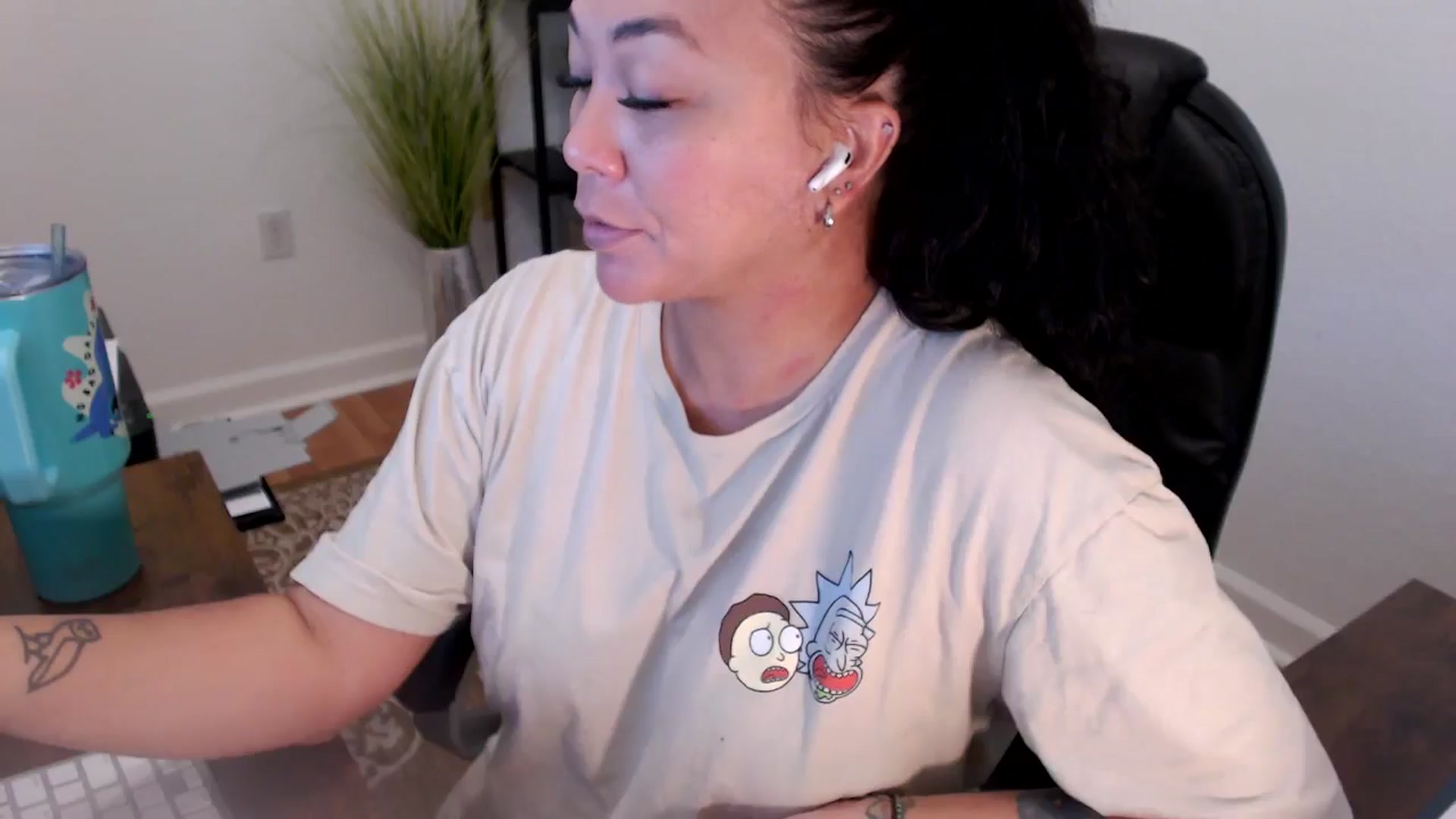 Gallery image thumbnail from MickaylaStar's myfreecams stream on, 06/09/2025, 17:07 image 12 of 20