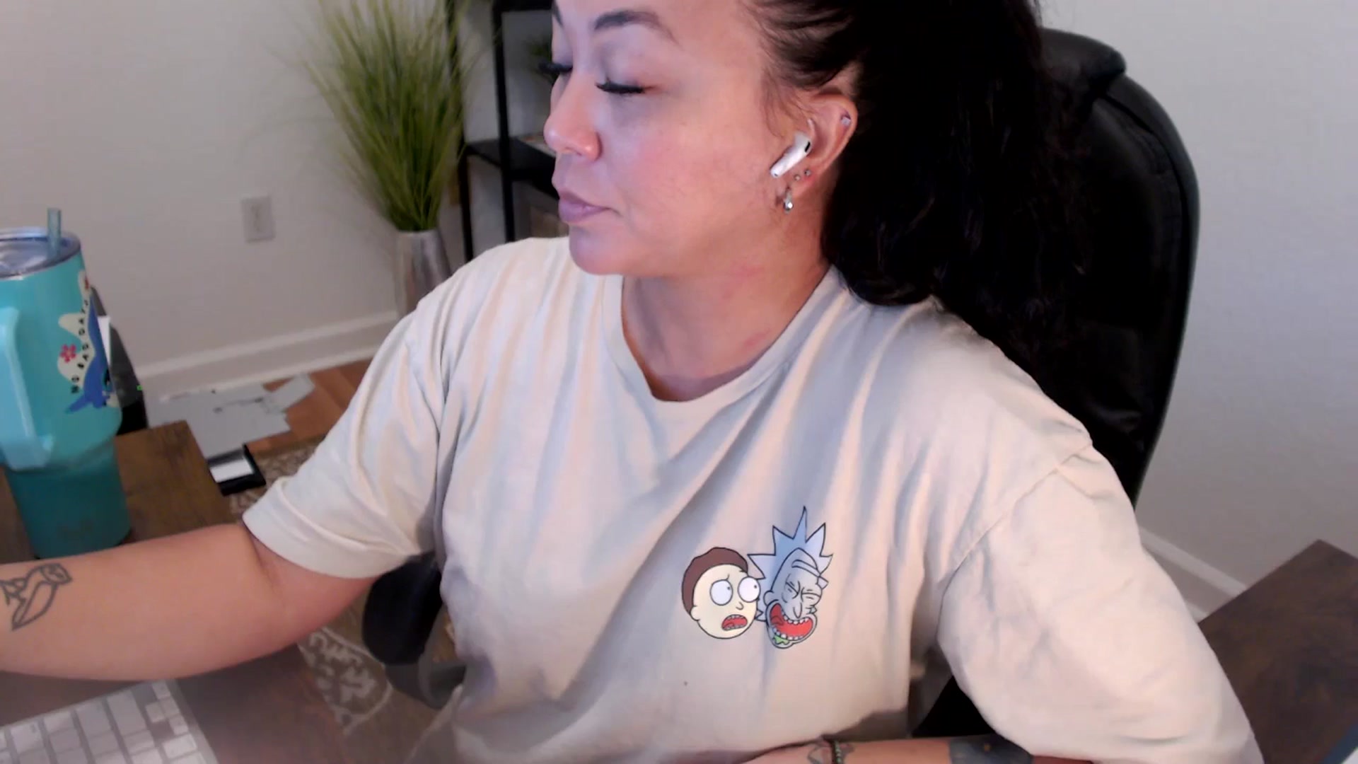 Gallery image thumbnail from MickaylaStar's myfreecams stream on, 06/09/2025, 17:07 image 13 of 20