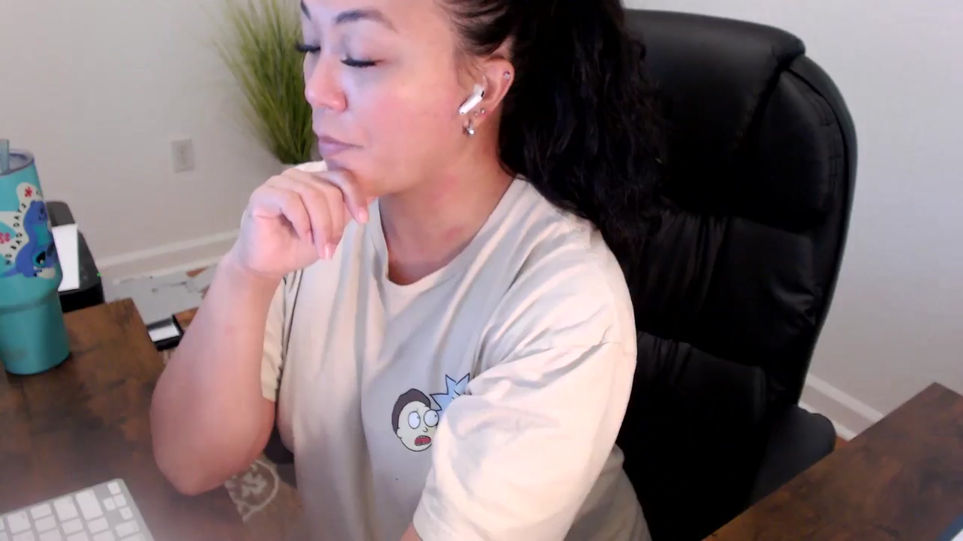 Gallery image thumbnail from MickaylaStar's myfreecams stream on, 06/09/2025, 17:07 image 3 of 20