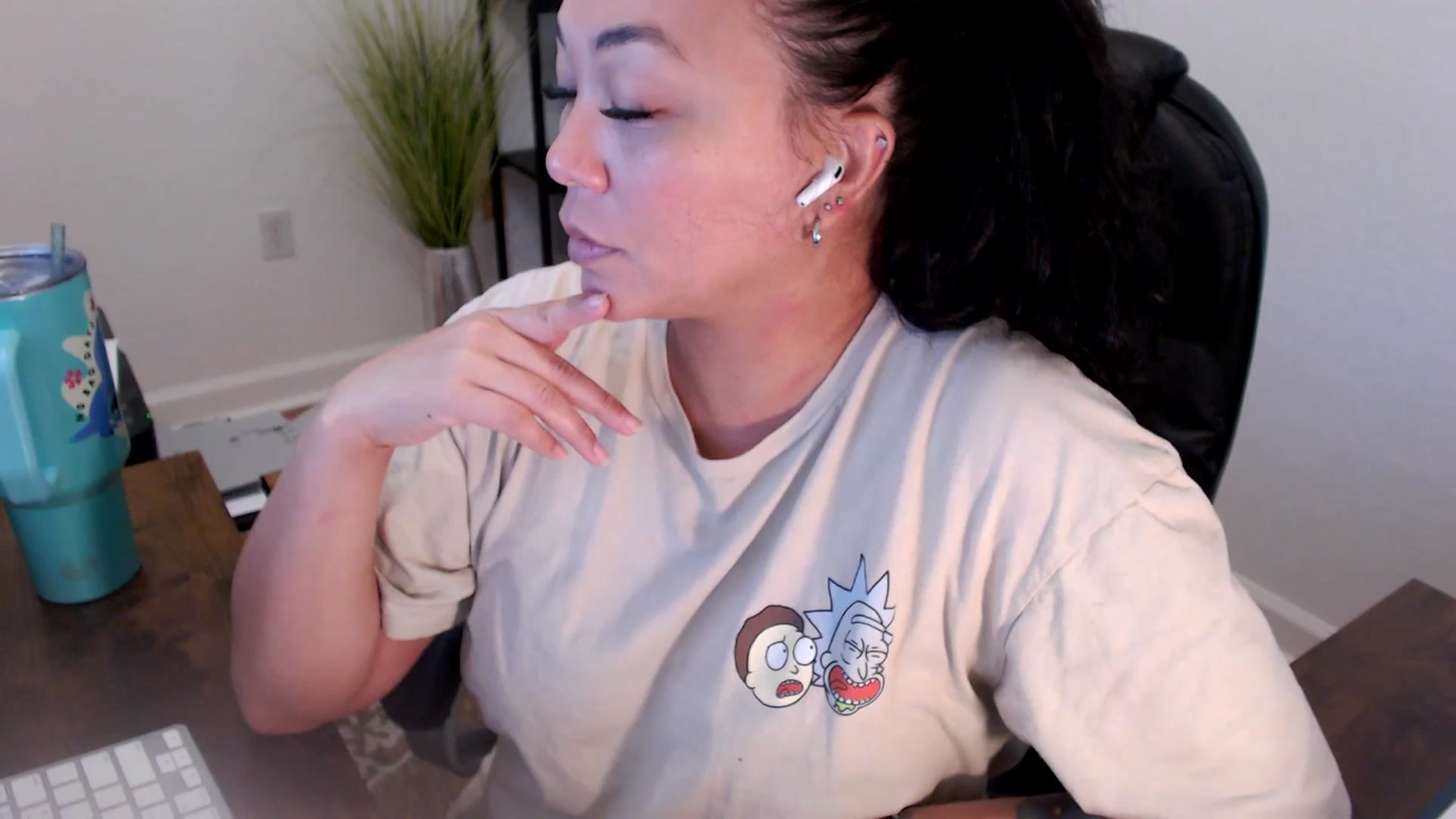 Gallery image thumbnail from MickaylaStar's myfreecams stream on, 06/09/2025, 17:07 image 9 of 20