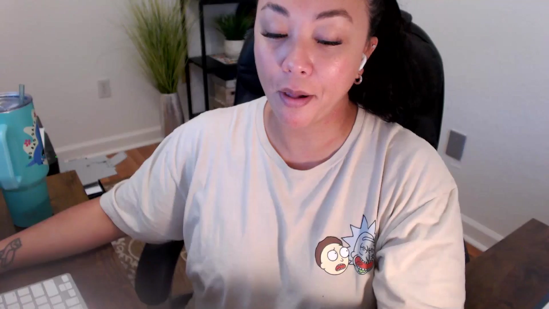 Gallery image thumbnail from MickaylaStar's myfreecams stream on, 06/09/2025, 17:07 image 7 of 20