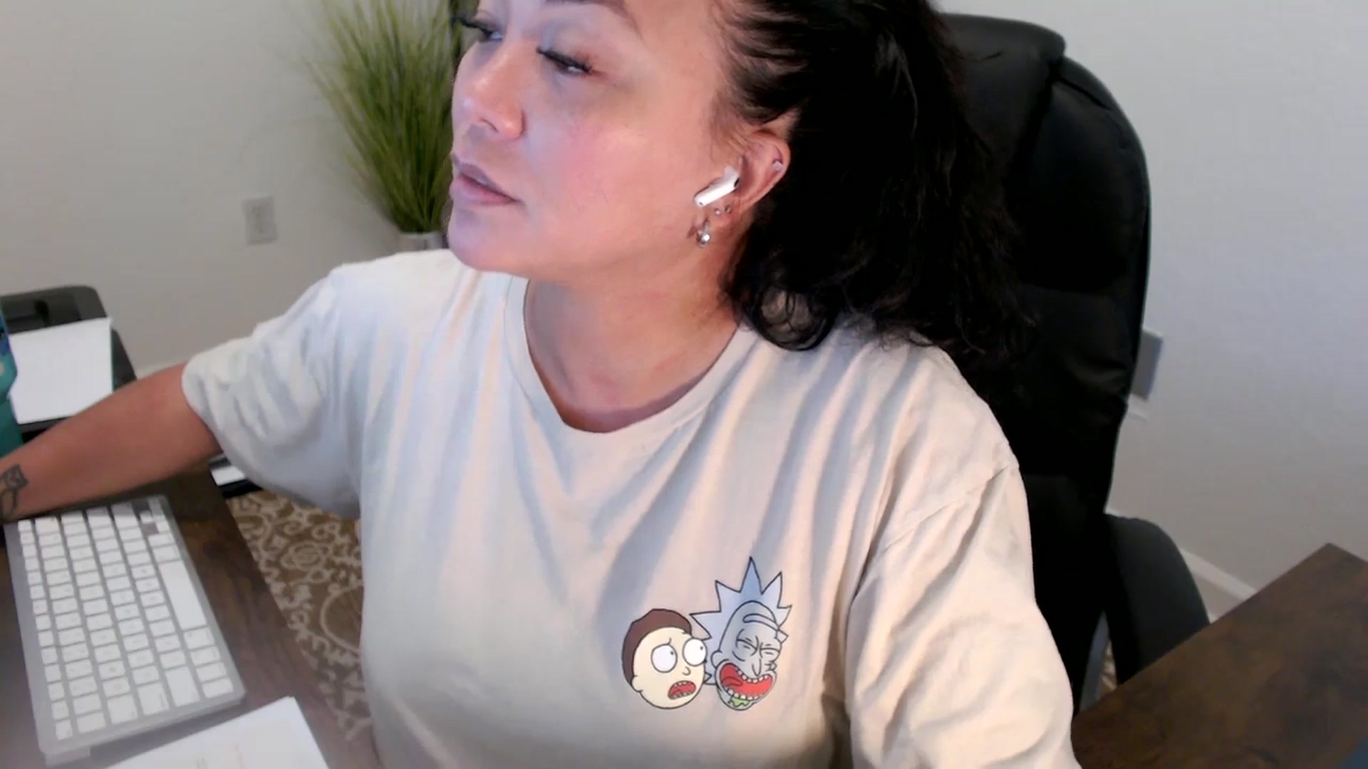 Gallery image thumbnail from MickaylaStar's myfreecams stream on, 06/09/2025, 18:06 image 3 of 20