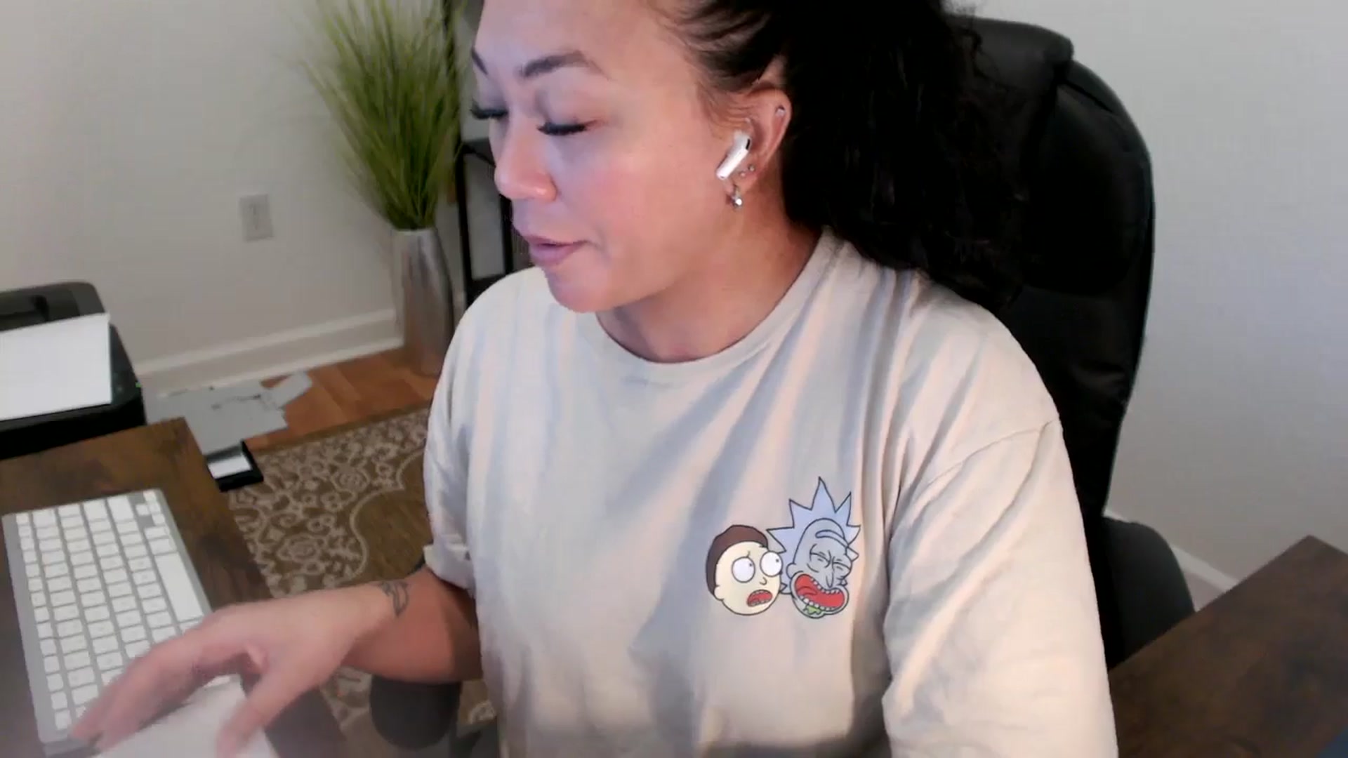 Gallery image thumbnail from MickaylaStar's myfreecams stream on, 06/09/2025, 18:06 image 6 of 20
