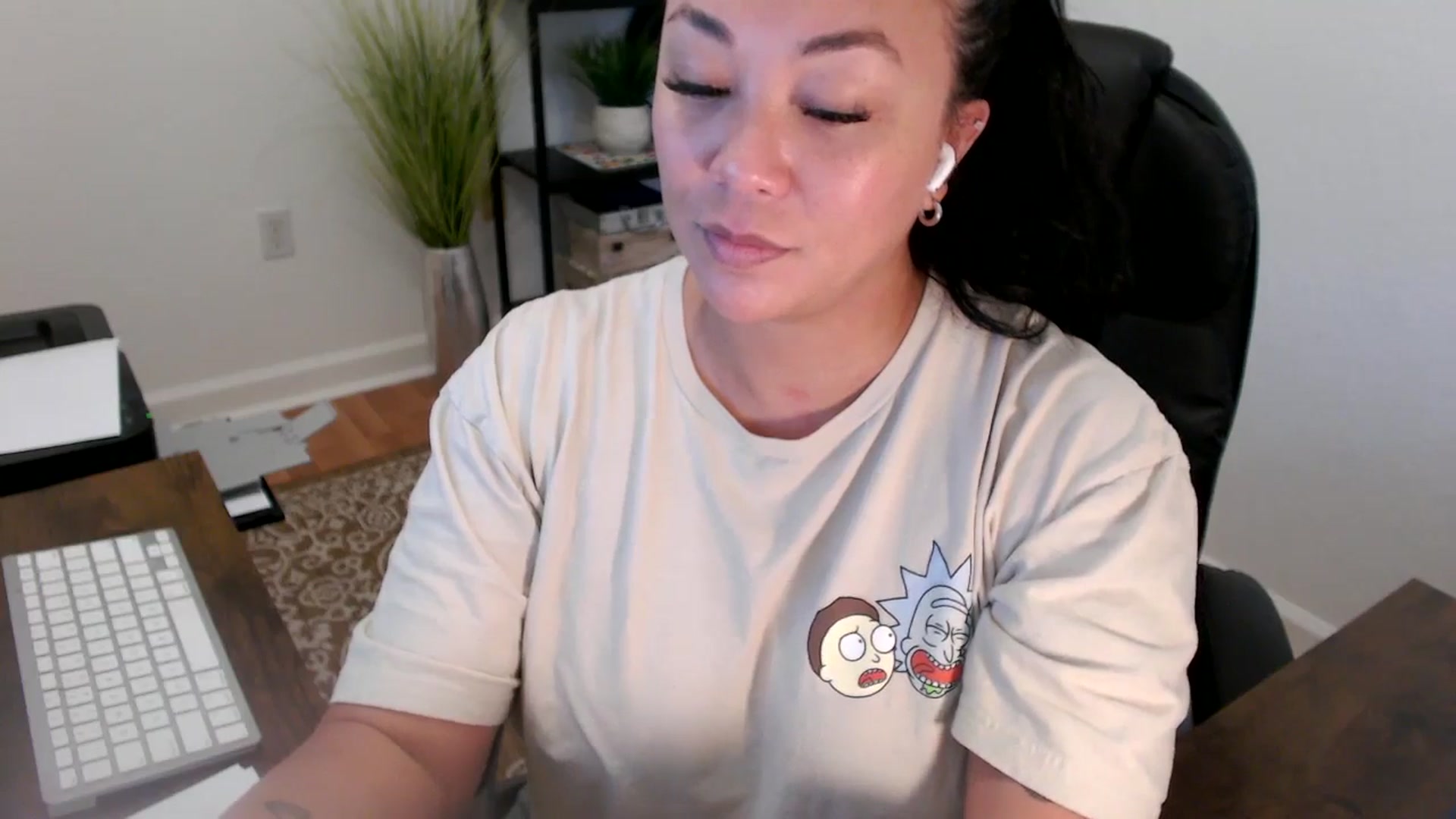 Gallery image thumbnail from MickaylaStar's myfreecams stream on, 06/09/2025, 18:06 image 7 of 20