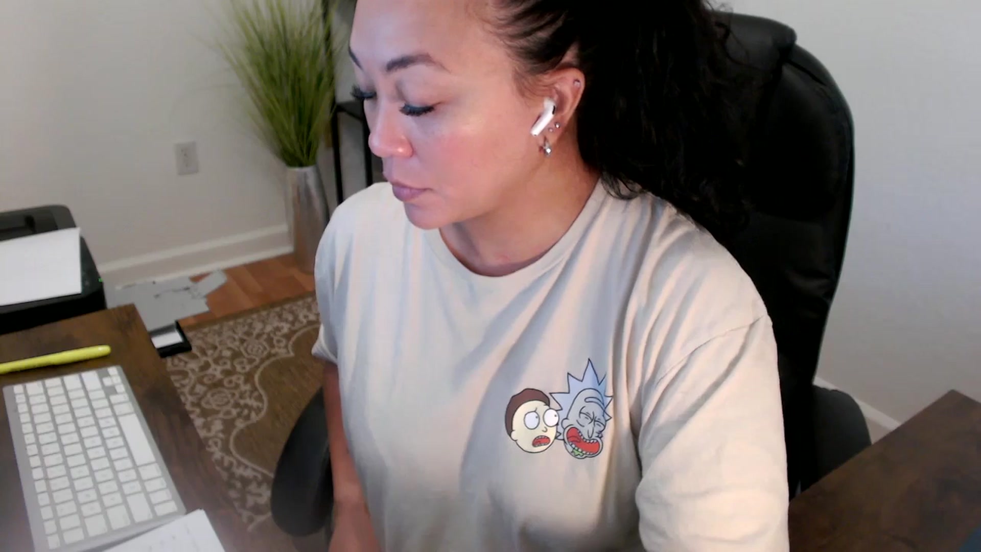 Gallery image thumbnail from MickaylaStar's myfreecams stream on, 06/09/2025, 18:06 image 10 of 20