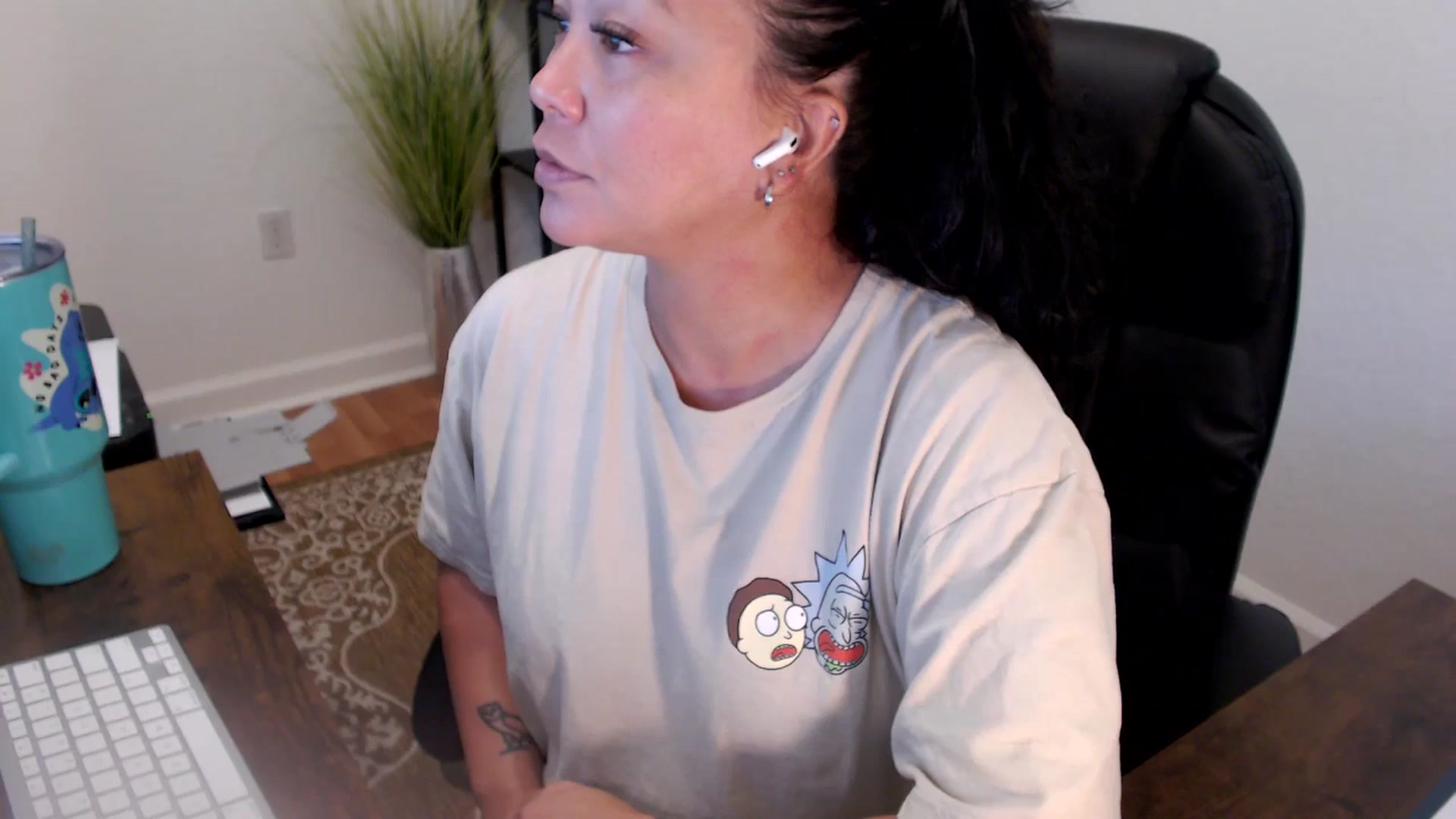 Gallery image thumbnail from MickaylaStar's myfreecams stream on, 06/09/2025, 18:06 image 1 of 20