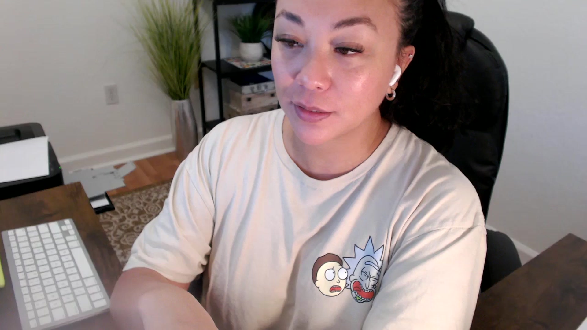 Gallery image thumbnail from MickaylaStar's myfreecams stream on, 06/09/2025, 18:06 image 17 of 20