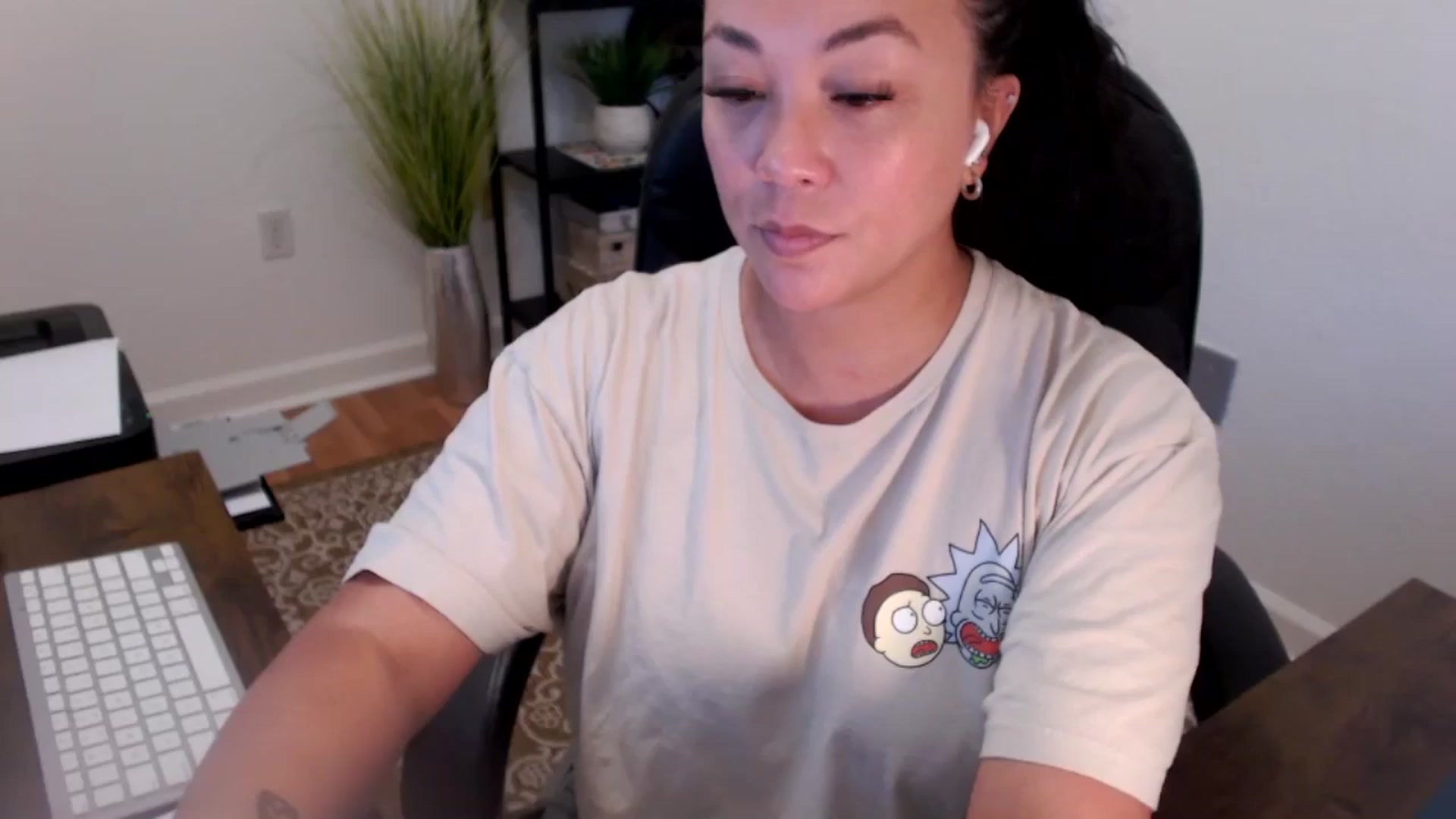 Gallery image thumbnail from MickaylaStar's myfreecams stream on, 06/09/2025, 18:06 image 12 of 20