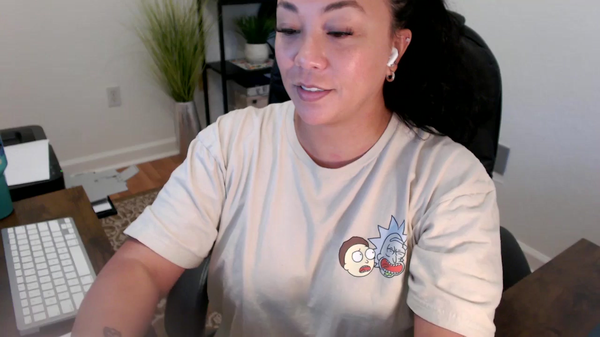 Gallery image thumbnail from MickaylaStar's myfreecams stream on, 06/09/2025, 18:06 image 4 of 20