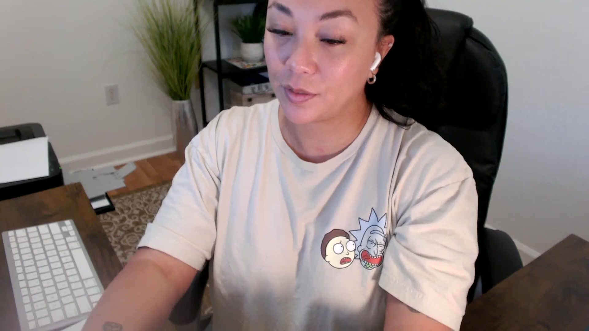Gallery image thumbnail from MickaylaStar's myfreecams stream on, 06/09/2025, 18:06 image 8 of 20