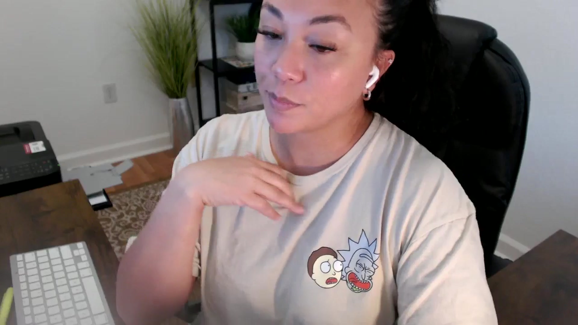 Gallery image thumbnail from MickaylaStar's myfreecams stream on, 06/09/2025, 19:49 image 13 of 20
